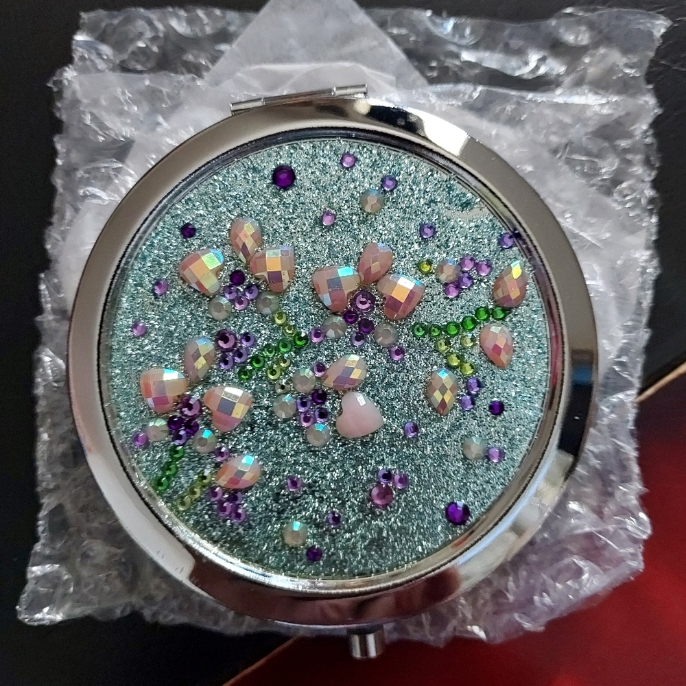 Sparkling Compact Mirror with Gem Accents